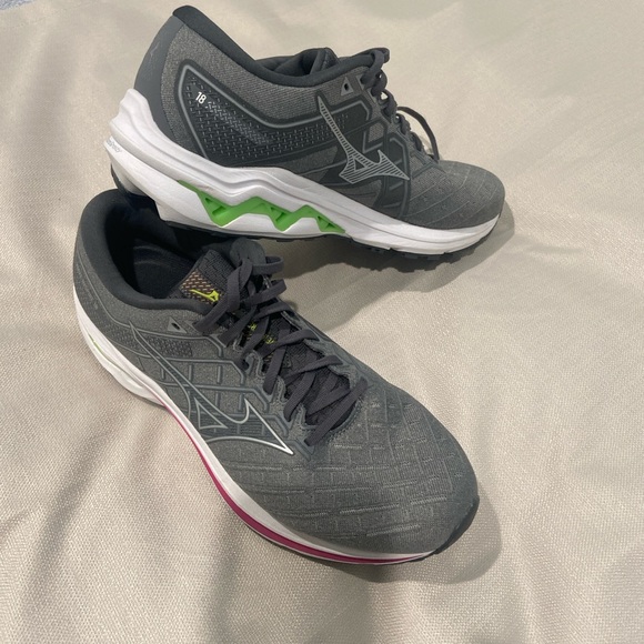 Mizano Other - Mizuno Women’s Running Shoes – Size 11.5 – Gray – Excellent Condition